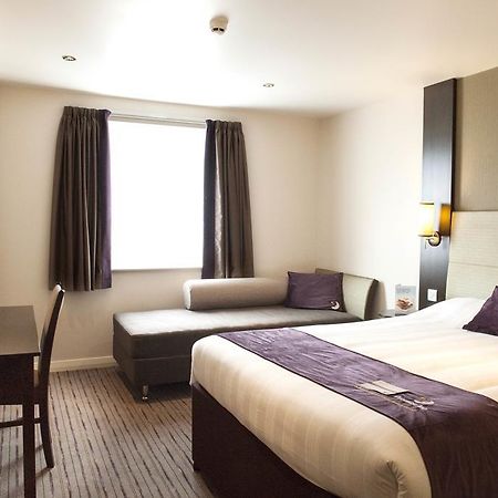 Premier Inn Basingstoke West Zewnętrze zdjęcie