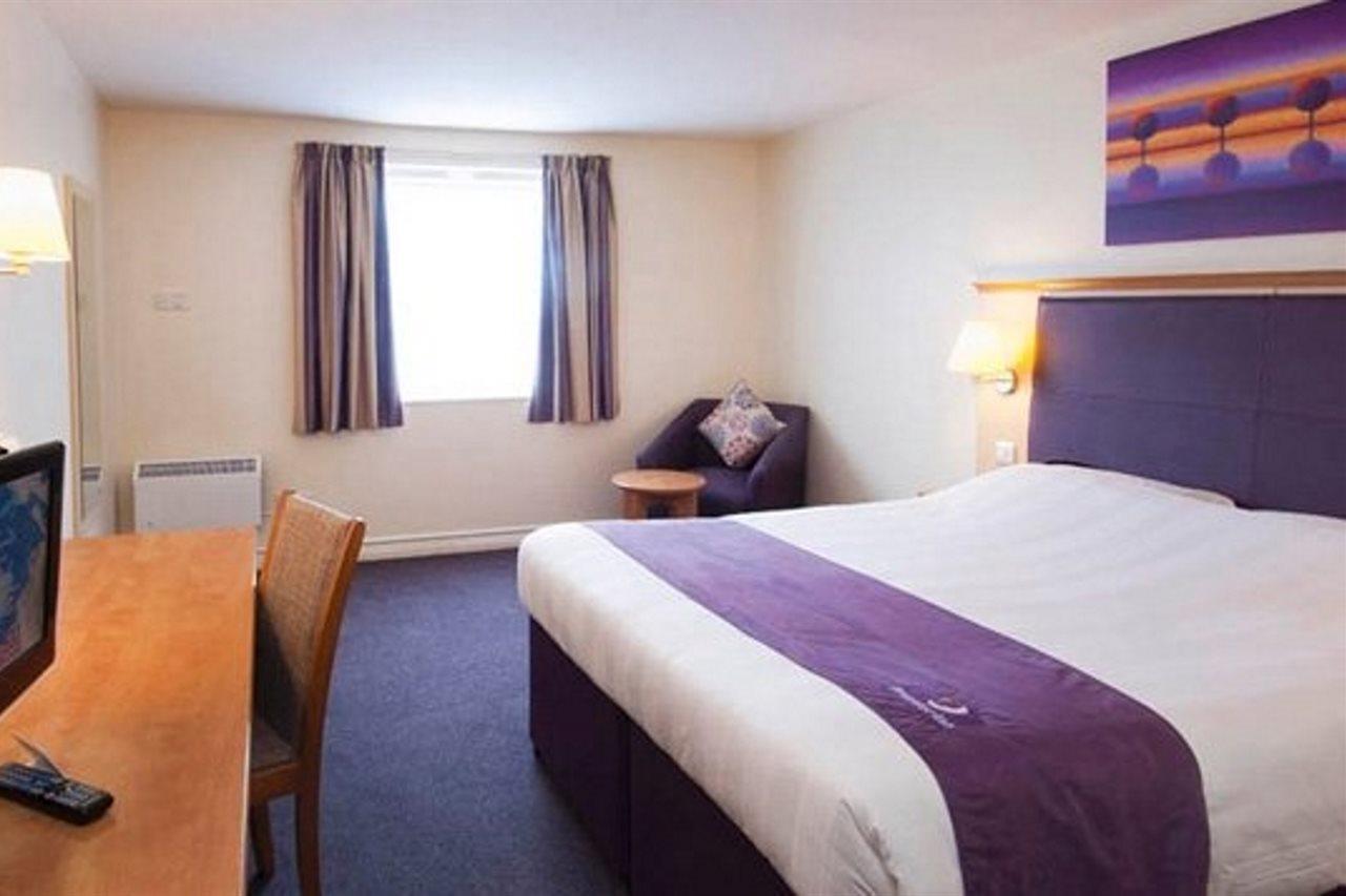Premier Inn Basingstoke West Zewnętrze zdjęcie