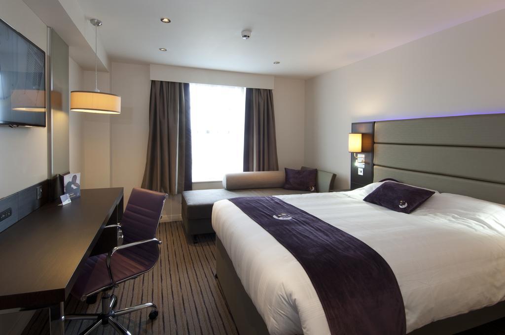 Premier Inn Basingstoke West Zewnętrze zdjęcie