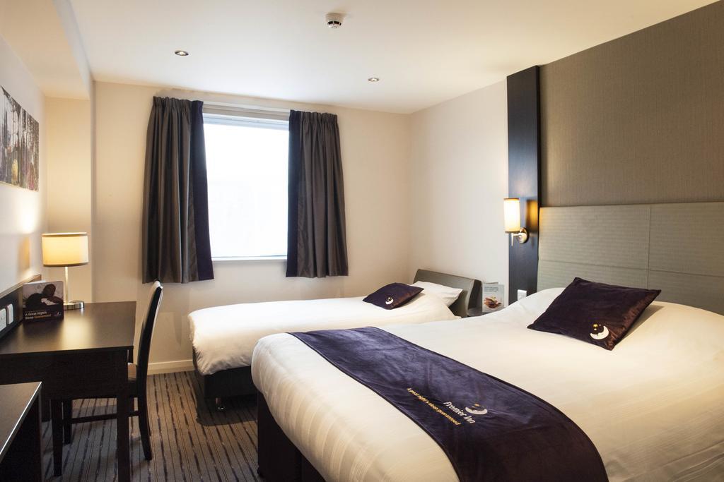 Premier Inn Basingstoke West Zewnętrze zdjęcie