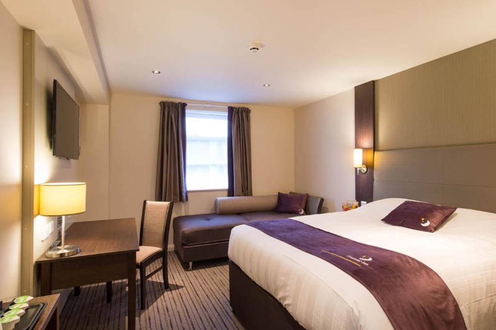 Premier Inn Basingstoke West Zewnętrze zdjęcie