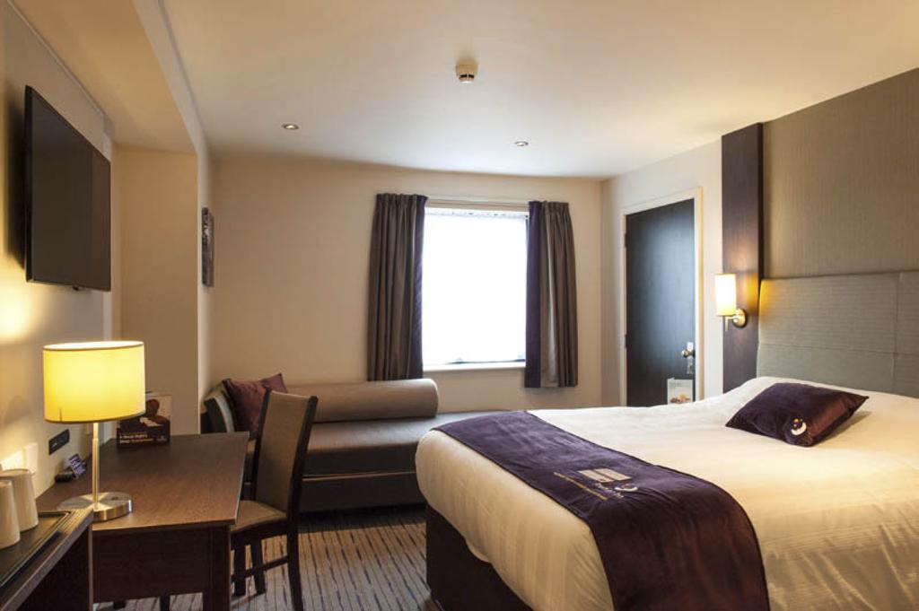 Premier Inn Basingstoke West Zewnętrze zdjęcie