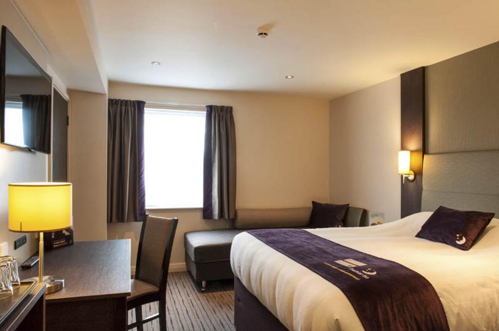 Premier Inn Basingstoke West Zewnętrze zdjęcie
