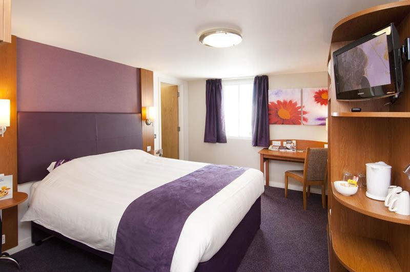 Premier Inn Basingstoke West Zewnętrze zdjęcie